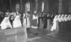 a1950_theo_vhout_binnenkomst_kerk_small.jpg