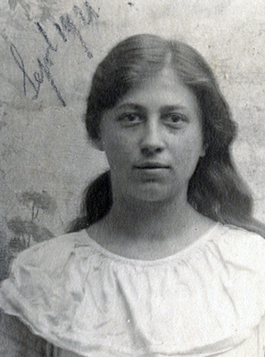 1921
