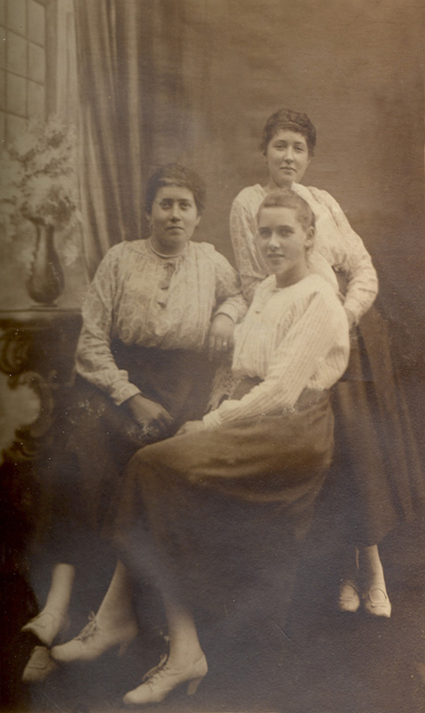 1922 Onbekende vriendinnen Marietje