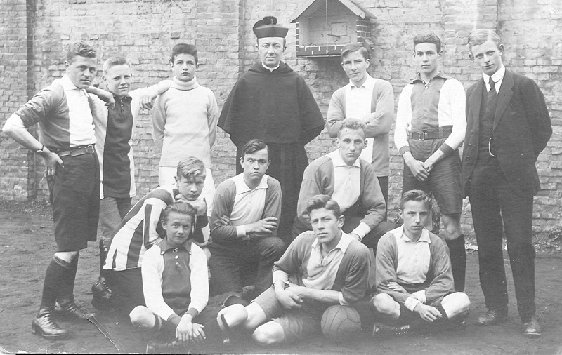 Henricus van Hout augustinianum ehv voetal team