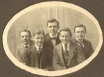 1920 Groep van vijf met rechts Johannes van Hout